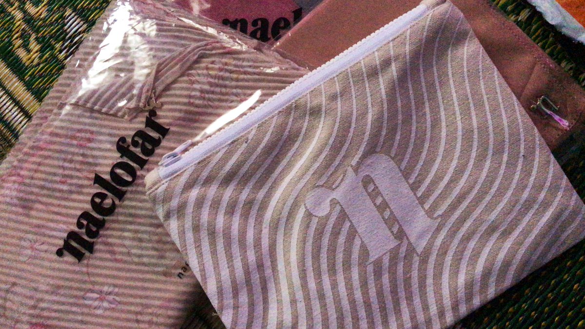 SueAnim_ie's tweet photo. Yeayyy ! Pouch bag naelofar dah sampai ❤️ @Neelofa https://t.co/YIFZPZofd7