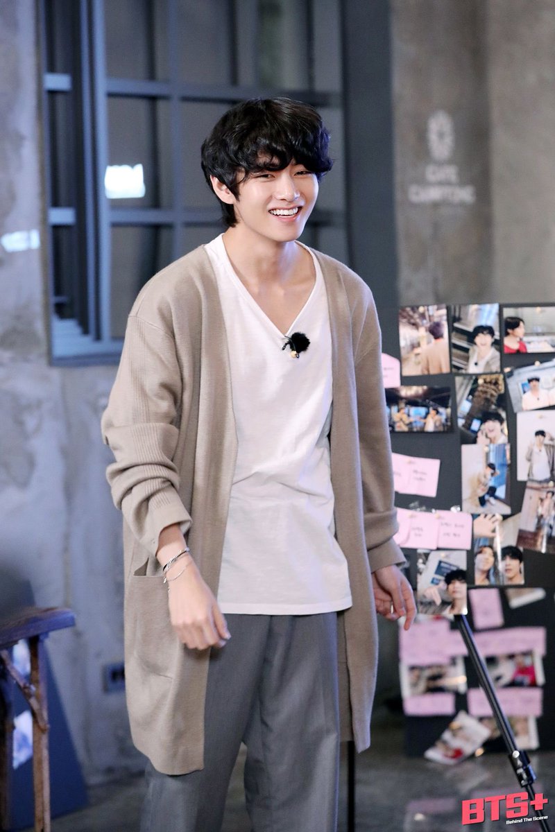 hobi_sunshine13's tweet photo. 201209
[Behind cut]
Run BTS! - EP 119
V
#BTS #RUNBTSEP119 #runbtsbehindcut https://t.co/fTcxGAOUmE