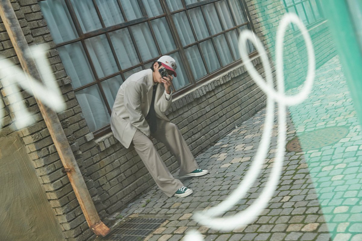 taevluesarchive's tweet photo. #BE #BEalbum #taehyung #V #뷔 https://t.co/kNK3Hwx85K