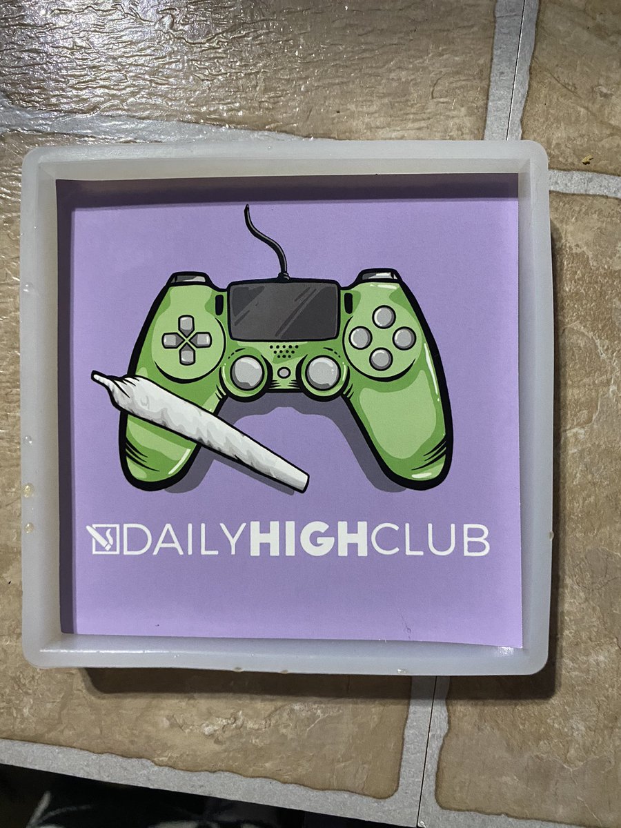 AKittyResinArt's tweet photo. @dailyhighclub stickers are the perfect size to fit in one of my ashtray molds! 😍 I sense a limited #dailyhighclub series of #resinashtrays coming very soon!
#resinart #smallbusiness #juststarting #buildinginventory #comingsoon #open2021 #stoneressentials #stonersubscriptionbox https://t.co/3W7TN6QLho