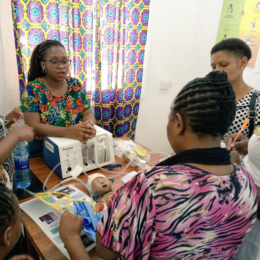 ahaz27_'s tweet photo. Bubble CPAP (bCPAP) devices provide both positive pressure &amp; increased fractional concentration of oxygen (FiO2) to newborns with respiratory distress.
@nest360org @ifakarahealth @dshamba @HonoratiM @joylawn
#Equipment #User #Training. https://t.co/qcIkfKrTCO