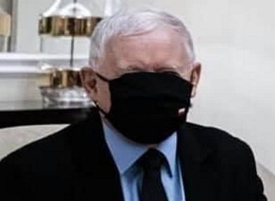 Czy to nie jest przypadkiem maseczka Giertycha zabrana przez CBA w czasie rewizji😁?