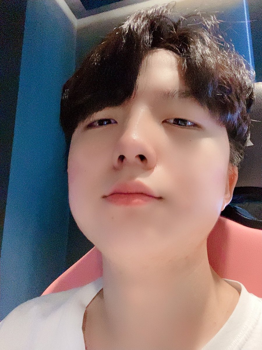 생존신고 겸 생일축하 해주신분들 다들 감사합니다!!