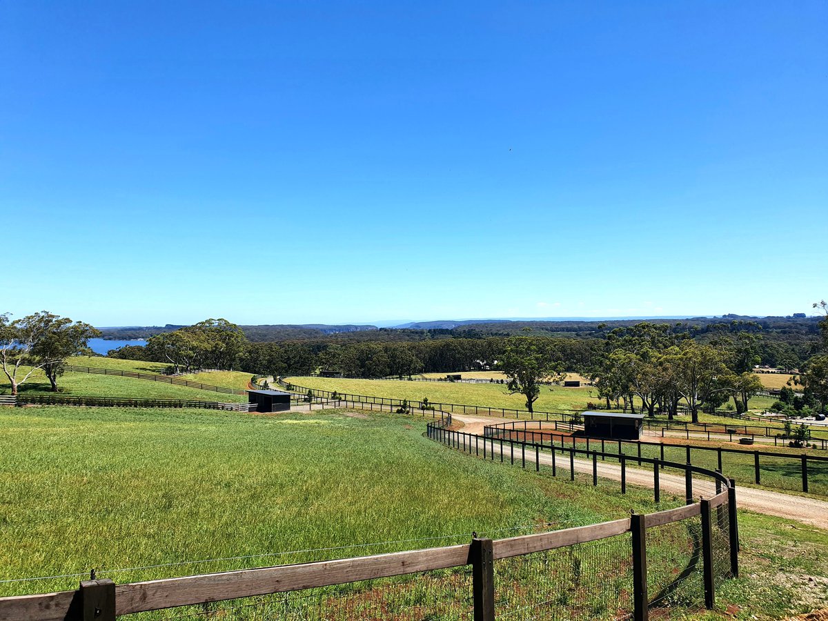 Neil_Jenkinson's tweet photo. These are the ridiculously good skyline views from two different farms in the Southern Highlands today. #jawdropping #viewsfromwork https://t.co/YHpsGQTXnA
