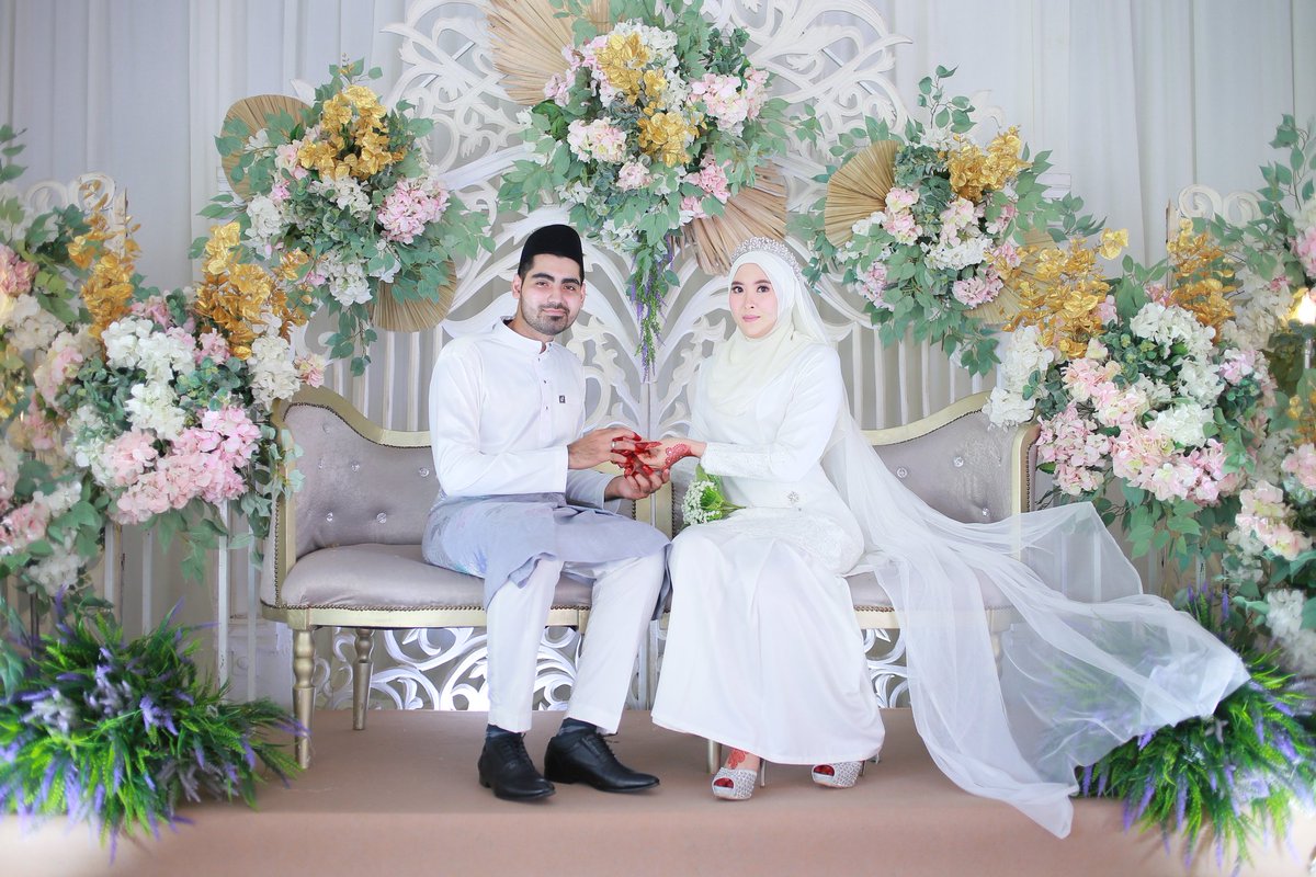 zetymomoy's tweet photo. Banyakkk sgt... Antaranya, hilang kerja 3 bulan sebelum kahwin, tp alhamdulilah dapat gak kahwin 😂 but until now takde kerja lagi... Semoga dipermudahkan rezeki... 😢 https://t.co/OvJkMurVmB