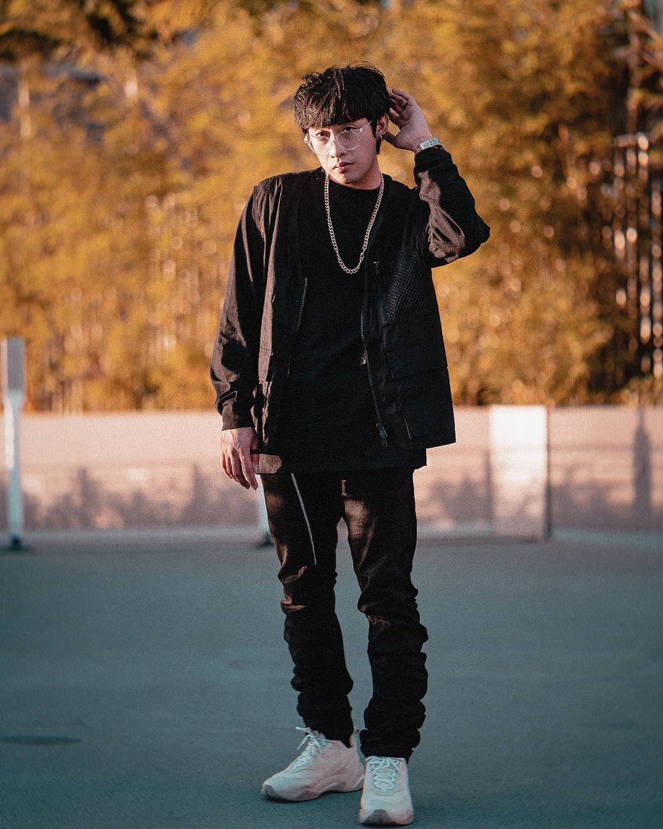 PHParchive's tweet image. 201208 fu_photography instagram post feat. @joxstyles 

Like the original post!
cr.: instagram.com/fu_photography…

#PHPMusic
#PHP_JO