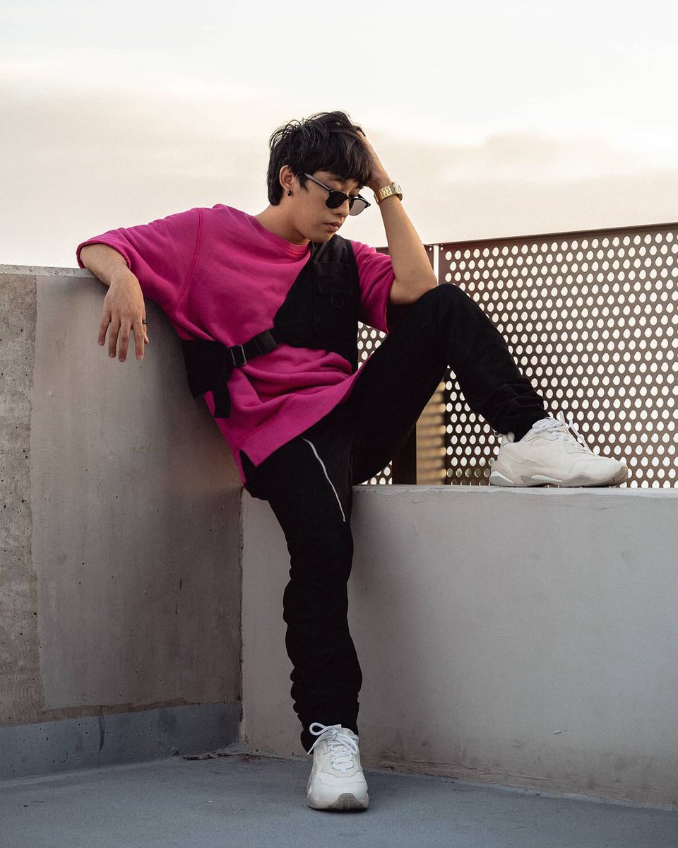 PHParchive's tweet image. 201208 fu_photography instagram post feat. @joxstyles 

Like the original post!
cr.: instagram.com/fu_photography…

#PHPMusic
#PHP_JO