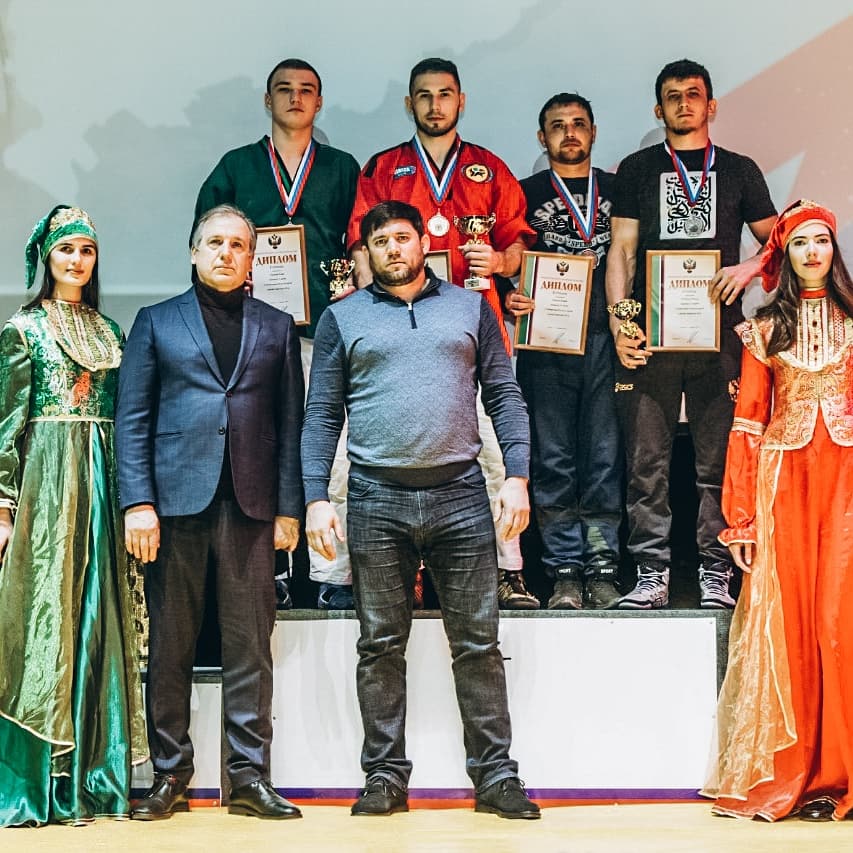 Завершился чемпионат России по борьбе «КОРЭШ» (4-7 декабря, г. Казань),где с достоинством выступили спортсмены нашей спорт. школы.
🥇Павлик Сергей 
🥈Хусаинов Алмаз
🥉Сахбиев Руслан
🥉Ахметжанов Рамис #корэш #koresh #минспорт73 #Ульяновск #кореш #борьба #борьбанапоясах #сшннвс