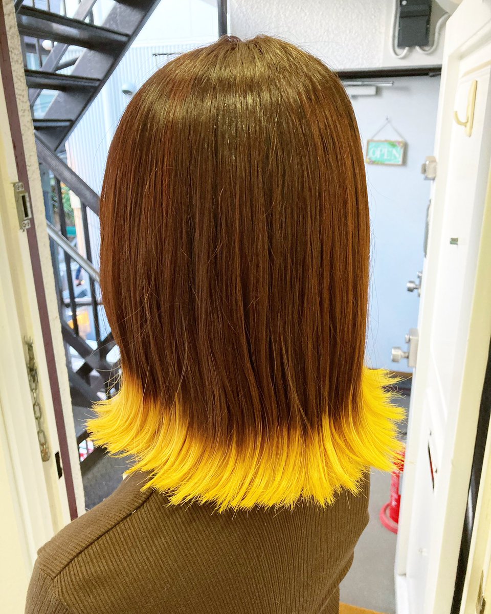 川畑晋也 原宿 美容師 ハイトーンヘアー ピンクブラウンxイエローツートンカラー 裾ブリーチ後に裾以外ピンクブラウン 裾だけイエローに 何通りものカラーご用意してます 場所は原宿竹下通り ご予約はdmまたはリプ ラインにて承りますline Shinya5