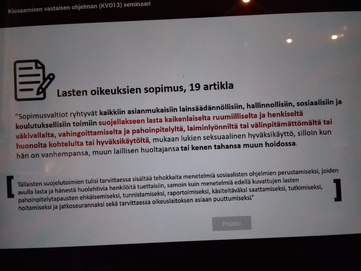 JormakkaTuula's tweet photo. Juuri nyt #KVO13 seminaari Hki,
Niina Junttila puhuu ostrakismista ja mm. lapsen kiintymyssuhteen muodostumisen vaikutuksesta. Tämä tieto kuuluu kaikille! 

Tärkeintä kiusaamisen selättämisessä: yhteinen asenne!

#jyväskylä #kiusaaminen #kotijakoulu #los #ylle #vanhempainfoorumi https://t.co/GxK5M9ZA91