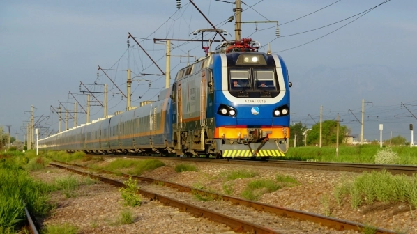 SaveATrain's tweet photo. Train travel is lovely        - https://t.co/NJeUtcOKHi #kazakhstan #railway #railways #colorfulrail #colorfultrain #colorfultrains #trainwagon #nighttrains #overnighttrains #railtracks #talgo #tulpar https://t.co/szqt0ww7V8