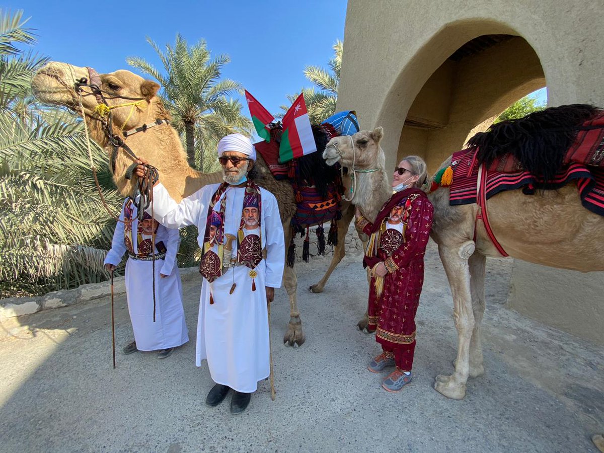 OmanMHT's tweet photo. ينطلق اليوم الرحالة أحمد بن حارب المحروقي في رحلة #العهد_والولاء على ظهور الإبل، احتفالاً ب #العيد_الوطني_المجيد، حيث تبدأ الرحلة من حارة جامع البوسعيد بولاية #أدم  بالمنطقة الداخلية. https://t.co/OaHMIuDjGY