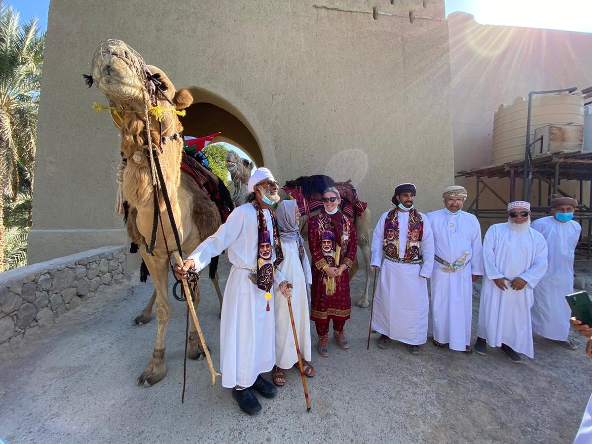 OmanMHT's tweet photo. ينطلق اليوم الرحالة أحمد بن حارب المحروقي في رحلة #العهد_والولاء على ظهور الإبل، احتفالاً ب #العيد_الوطني_المجيد، حيث تبدأ الرحلة من حارة جامع البوسعيد بولاية #أدم  بالمنطقة الداخلية. https://t.co/OaHMIuDjGY
