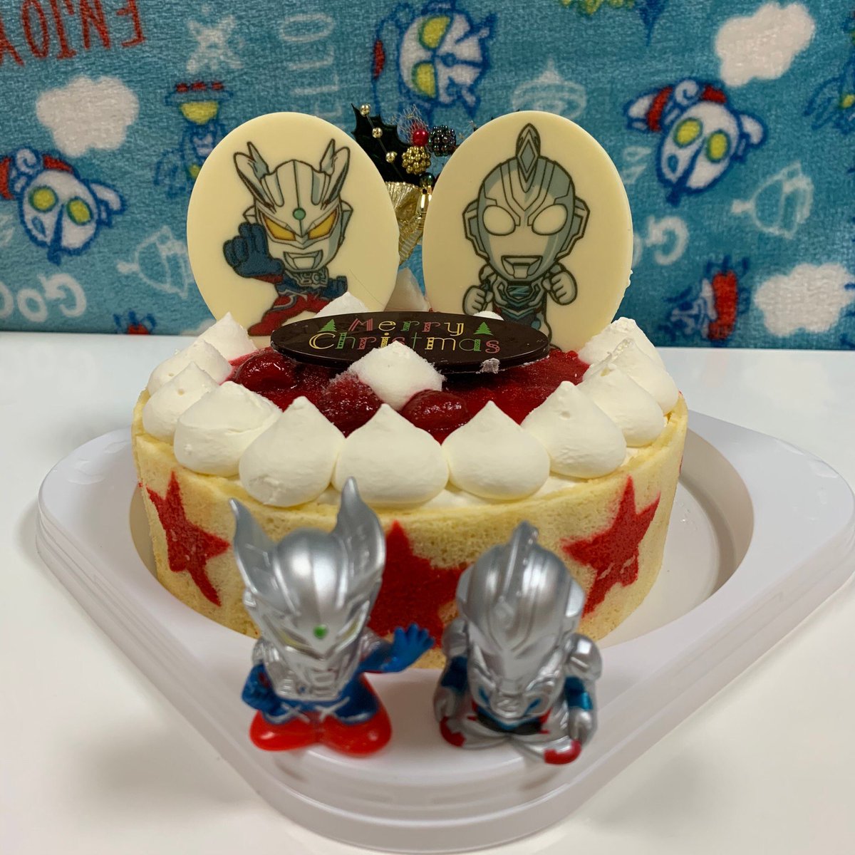 無愛想 ウルトラマンゼット ウルトラマンゼロ クリスマスケーキ かわいいいっっっ Byオタク