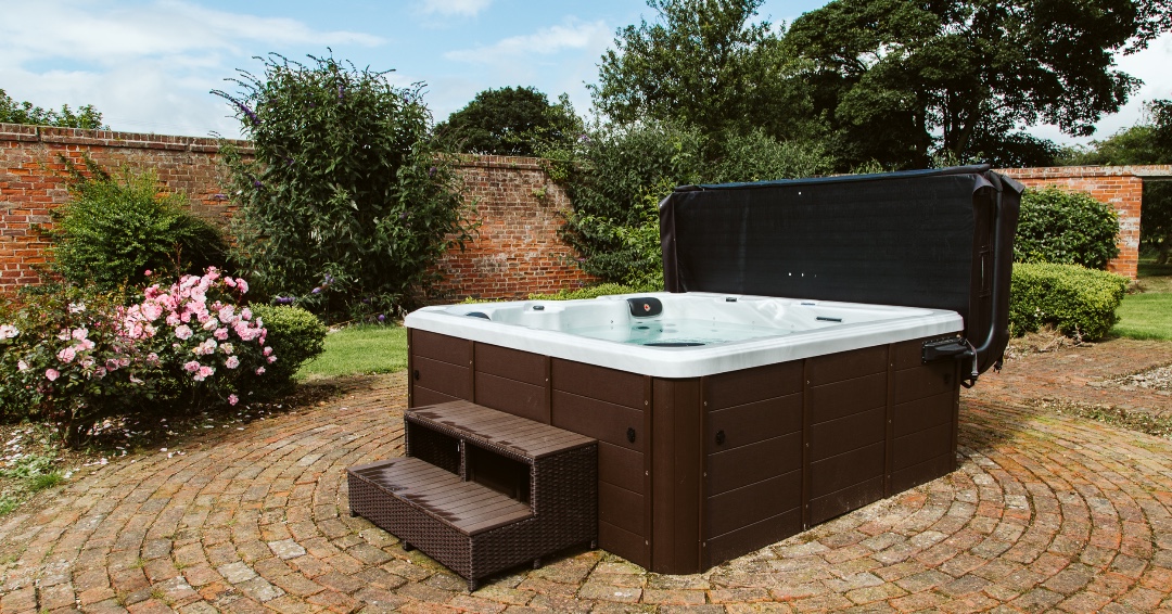 Life is better in a hot tub...💦

Here we have our luxurious, top of the range hot tub at our largest property, Highcliffe Manor. 

This coastal property is located minutes away from Flamborough Beach, so if you don't fancy a dip in the sea, make the most of the hot tub! 🙌