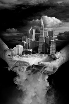 Cukup pencet hp anda, mobil sudah di depan pintu rumah anda.Kemajuan teknologi komputer luar biasa cepat hingga kita tak lagi mampu membuat perkiraan seperti apa dan akan bagaimana hidup kita di masa depan.