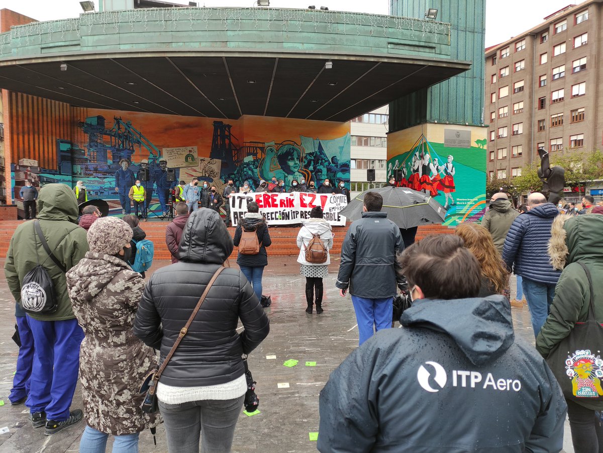 EHBilduBaraka's tweet photo. ITPn ererik ez!

Langileen mobilizazioan parte hartu dugu gaur goizean. Kaleratzerik ez! Enpleguaren defentsan tinko! ✊

Con los y las trabajadoras de ITP Sestao y #Barakaldo. En defensa del empleo en #Ezkerraldea https://t.co/ZlR8bR88oZ