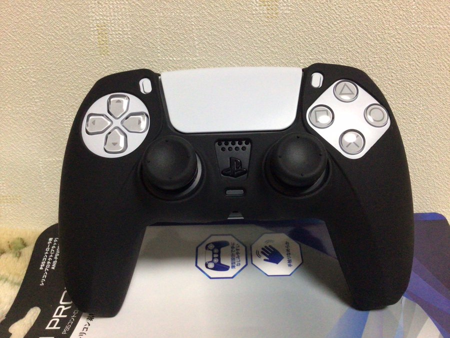 ゲームコントローラーの手汗対策 手袋 制汗剤など サッチーゲーミング