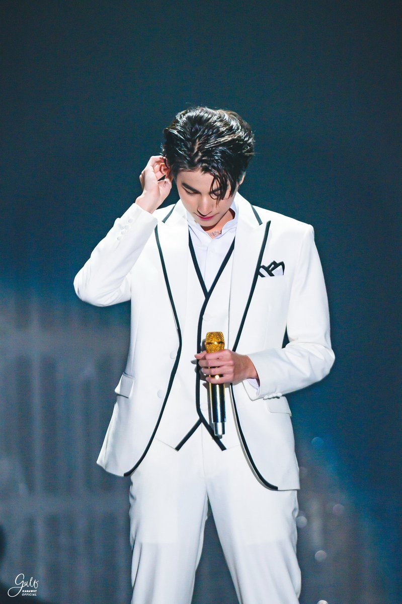 what they choose to show us. Gulf sang that beautiful song for Mew. He bared his vulnerable heart and his love on that stage because he wanted us to know that at the end of the day what they share is for them and them alone. It is beautiful and should be RESPECTED. So Please