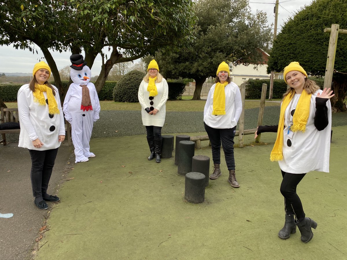 StGabsJuniors's tweet photo. Surprise! Junior staff caught pupils out this morning with Christmas themed fancy dress to get everyone into a festive mood. We are looking forward to all wearing Christmas jumpers tomorrow too ๐งโ๐๐
https://t.co/UNSKjzXBPA