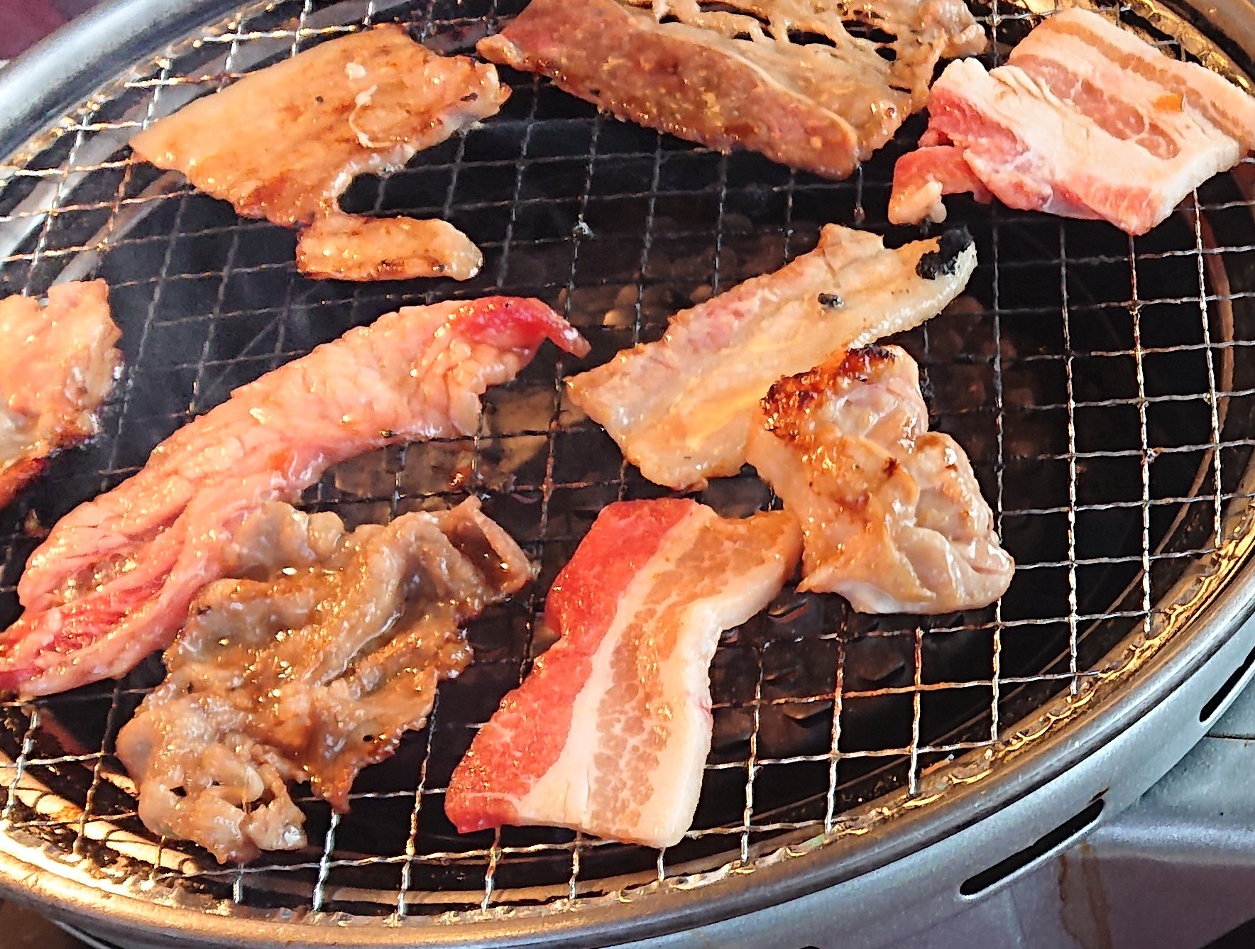 トーヴ 赤からランチ 函南 蛇が橋 沼津 三島 函南 富士 御殿場 の5店舗で行われてるランチ 食べ放題 60分990円 次回からは1 580ランチ行く コスパ良い 塩キャベツが好き 焼肉と一緒に食べると激うまー タブレットでオーダーだし 一人焼肉でも赤から
