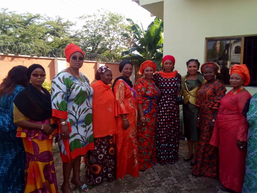 Idiaizeiyamu's tweet photo. Gender based violence is not just physical violence, the worst form is psychological violence — coercion, bullying or victimisation by reason of gender &amp; we must continue to work on eliminating all forms of violence. The event held at APC Secretariat, Off Airport Road,Benin City. https://t.co/YW04NkqAen