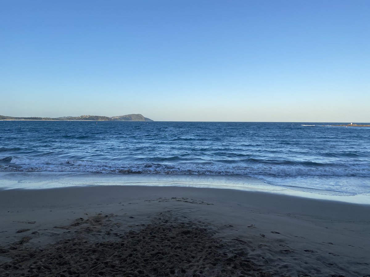 sandytrustteach's tweet photo. #thewalkingED #peaceofmind #chillaxtime 22 degrees... 
Sunset/Sunrise on its way.. Thinking on all the wrong atm does very little beyond giving anxiety.. 🤔wisdom- Go for simple measures  🧩😷🧤🔬💌📮📭for now #teacher5oclockclub 
#staysafeUKcrew #solutionsdrivenvision https://t.co/ND47W8Qguy