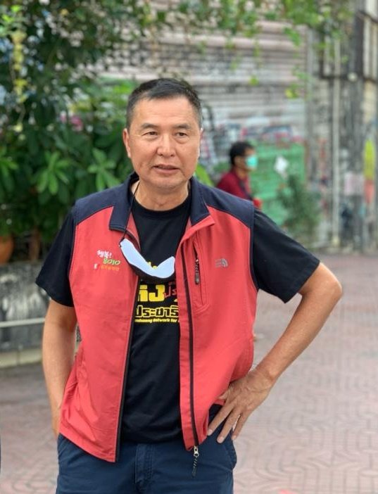 MayWongST's tweet image. Key #Thailand activist @pruksakasemsuk, who just reported himself to police station over new #Lesemajeste charges urging all to be at #Bangkok #UN HQ Dec 10 to ask for that law to be revoked. He was previously jailed 7 years under that same law  #abOlish112 #ยกเลิก112
