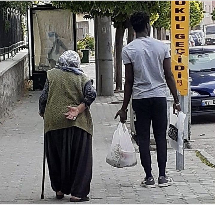 halil_balpetek's tweet photo. #BlackLivesMatter #basaksehir https://t.co/Mheyc1i8v0