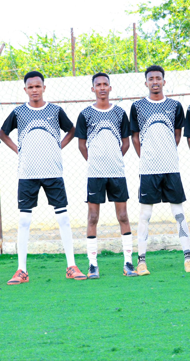 caddeh10's tweet photo. Kubada cagtu maha wax sahlan

Football is not easy 

#cj10 https://t.co/uQDniMnUR0