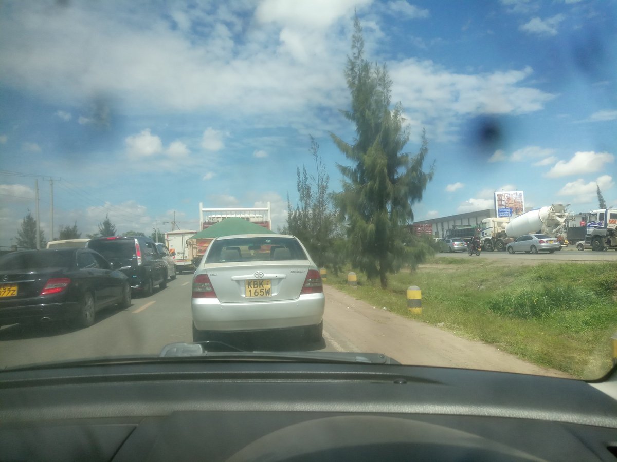 mcmean_ke's tweet photo. @Ma3Route Mombasa road is a mess syokimau https://t.co/9SIXWwV7PC
