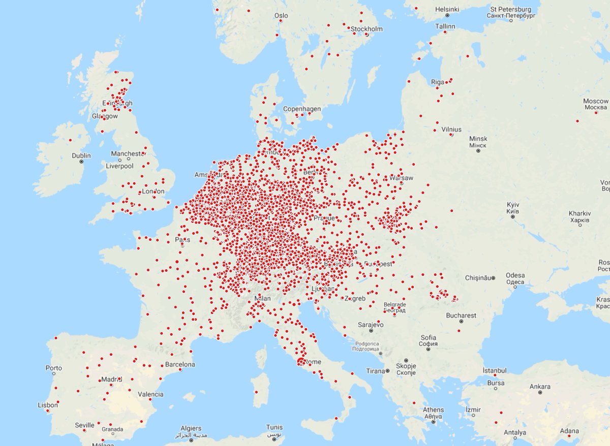 kaspargubler's tweet photo. Don't you know what you should study at the university? But you want a secure job later? Then become a jurist. This has already worked in the Middle Ages: Visualizations from the @RAG_online  project show where jurists worked (red) and where they studied (blue) 1250-1550
#dataviz https://t.co/u5jiFCd4Rr