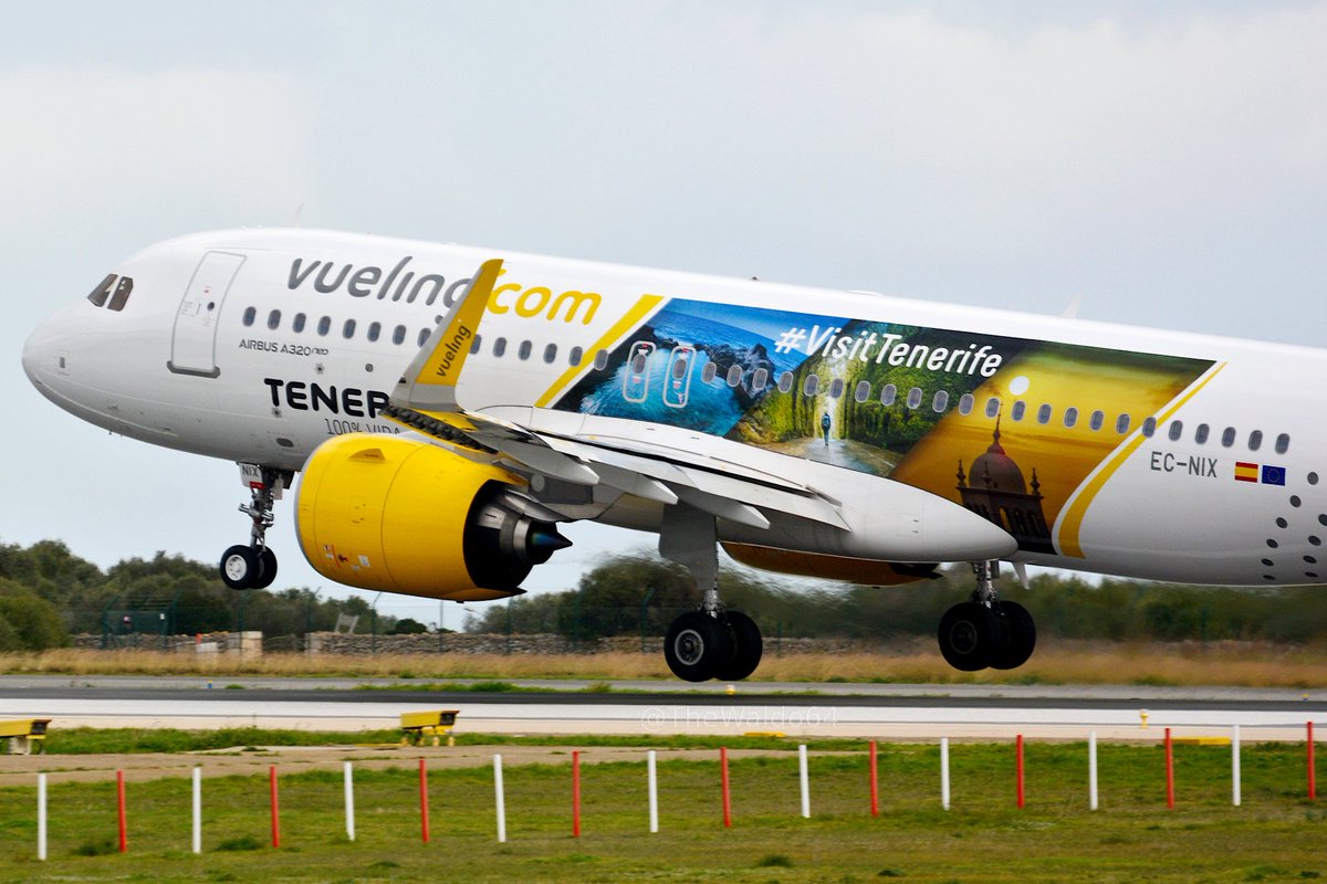 TheWaldo64's tweet photo. Por fin pude "cazar" este nuevo #logojet de #Vueling, operando el vuelo 3714 (VLG37LX) procedente de Barcelona, promocionado #VisitTenerife

>8 Diciembre 2020
>Aeropuerto de Menorca (#LEMH MAH)
>#Airbus #A320-271N #A320NEO
>EC-NIX https://t.co/fPP60VDUb6