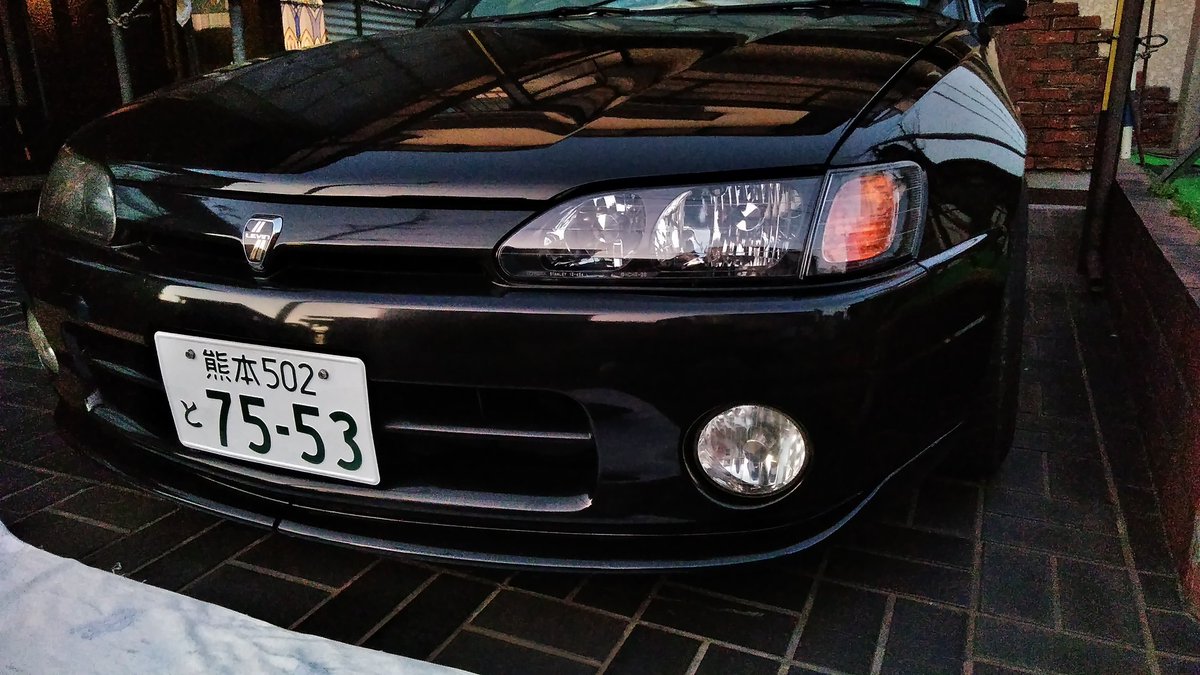 にしぽりん なう ヘッドライト流用 目だけトレノくんになりました 右ヘッドライトだけ新品在庫なしだったから中古で少しくすんでる レビンのヘッドライトは中がメッキトレノは純正でインナーブラック Ae111 レビン トレノ