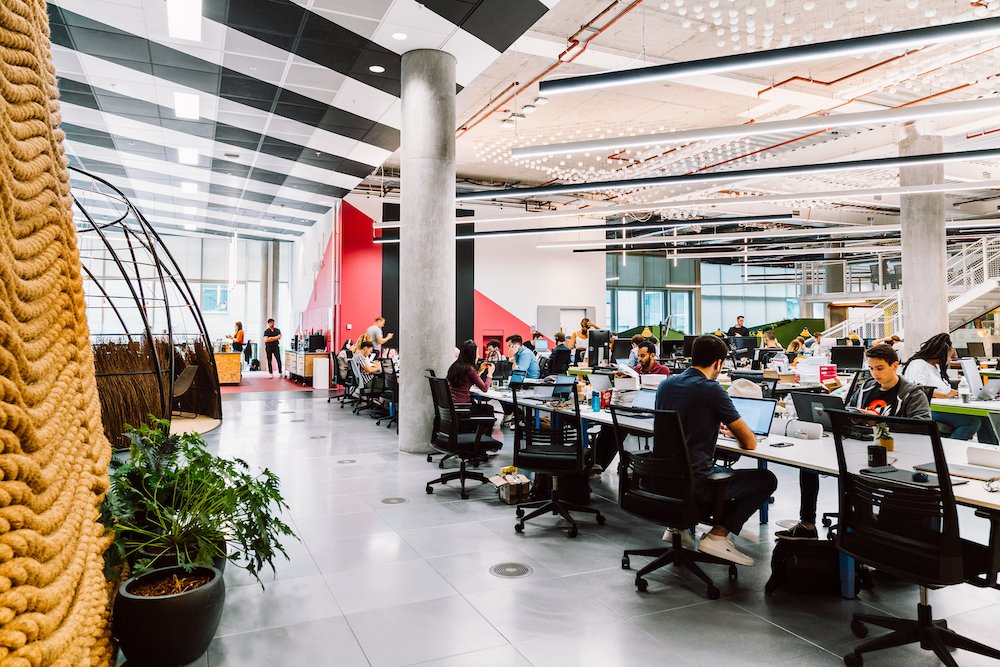 huckletree's tweet photo. Calling all Food and Beverage founders! π£ Weβre inviting the most exciting early-stage startup to join us as 2021 Entrepreneur in Residence at #HuckletreeWest, the home of food innovation. Apply now: https://t.co/i2X9iMQETS https://t.co/mm40e2u1oX