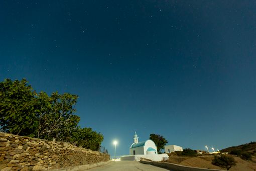 Solar power brings lighting to Greek island buff.ly/3mAcg9G