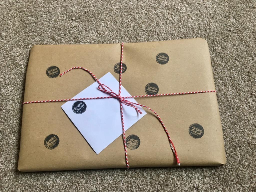 Looking for an extra special gift, made with love and delivered to their door? You've come to the right place! 😲FREE Gift Wrapping and Personalised Xmas Card with every purchase our Hard Copy Song Book Bundle. 😍Treat yourself or someone special here: singingmamaschoir.com/product/songbo…