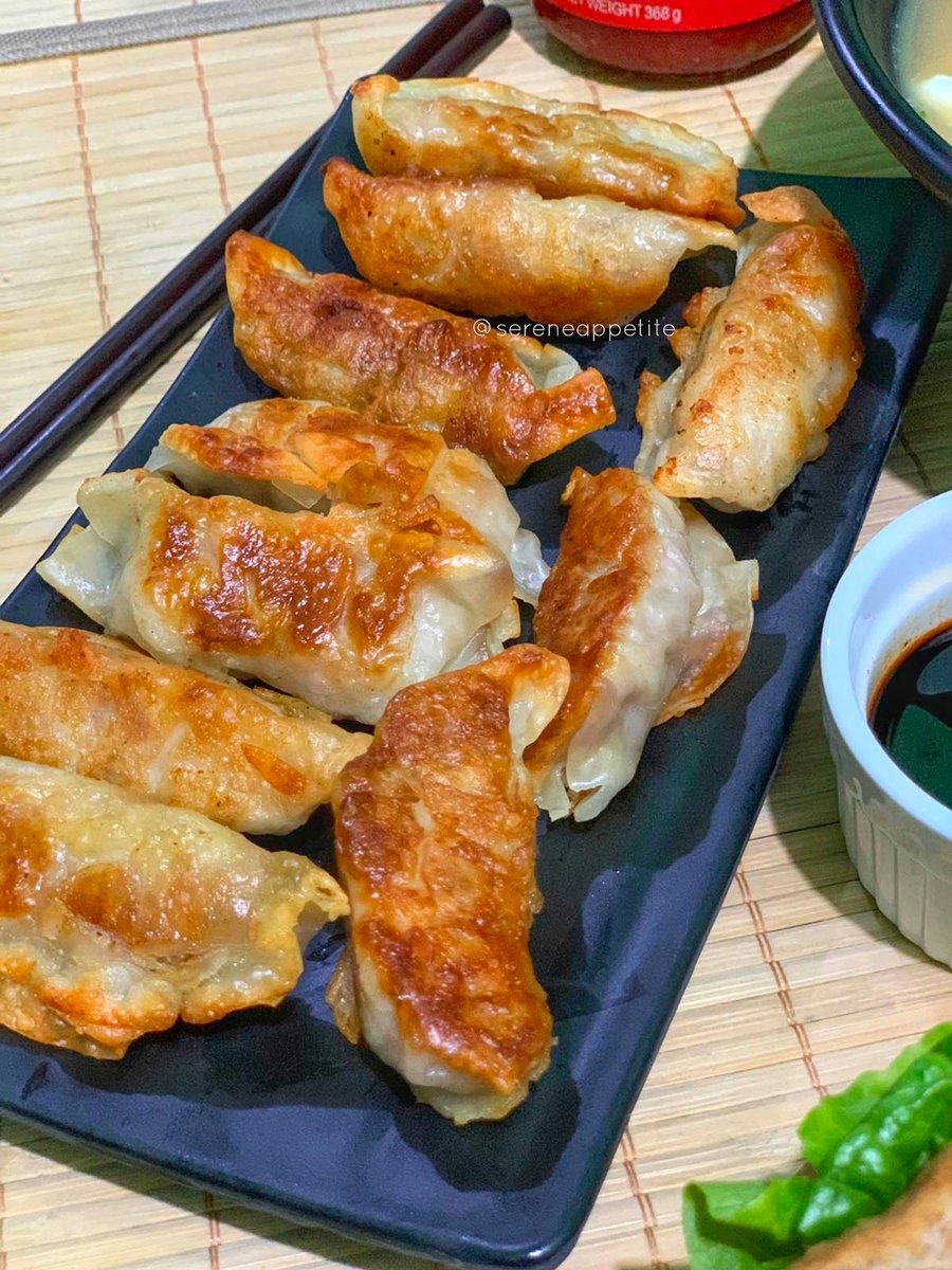sereneappetite's tweet photo. Gyoza 🥟🥟🥟
https://t.co/JaM5kdFh5c
#sereneappetite #food #photographer #photo #blogger #blog #instagood #StaySafe #yummy #recipe #cooking #homemade #asianfood #gyoza #dumplings #japanesefood #wednesdaythought #foodie #foodblog #delicious #dinner  #holiday #HolidaySeason https://t.co/LvBWWsnuU5
