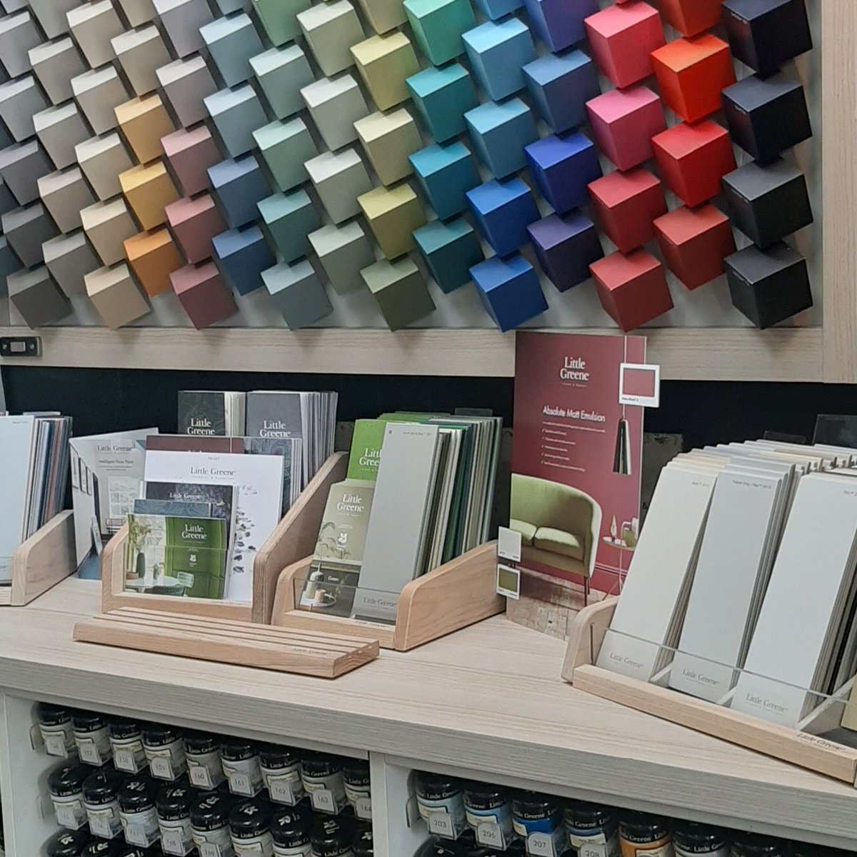 Fabrics & Interiors tweet media