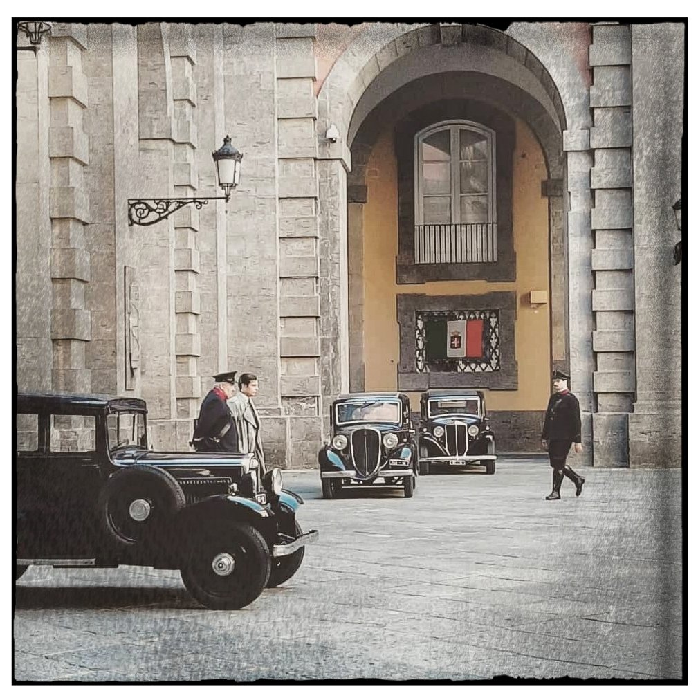 Ilcommissariori's tweet photo. "Ricciardi diede indicazioni a #Maione di preparare una delle tre automobili della questura e di avvertire il #dottorModo che stavano recandosi in ospedale per il riconoscimento."
#Ilsensodeldolore #MauriziodeGiovanni
#linoguanciale #antoniomilo #ilcommissarioricciardi
#25gen https://t.co/zxYKIwqMa3