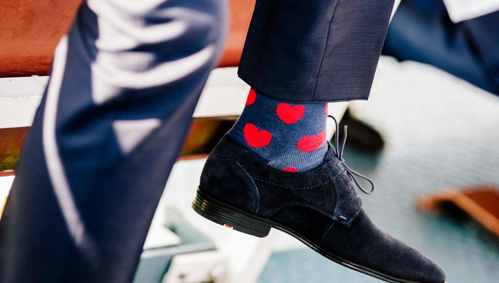 Zehub's tweet photo. #Alsace
Les #chaussettes "#Labonal", tissées à #Dambach-la-Ville https://t.co/QHlqYm1Cyi https://t.co/jkZRF5mO45