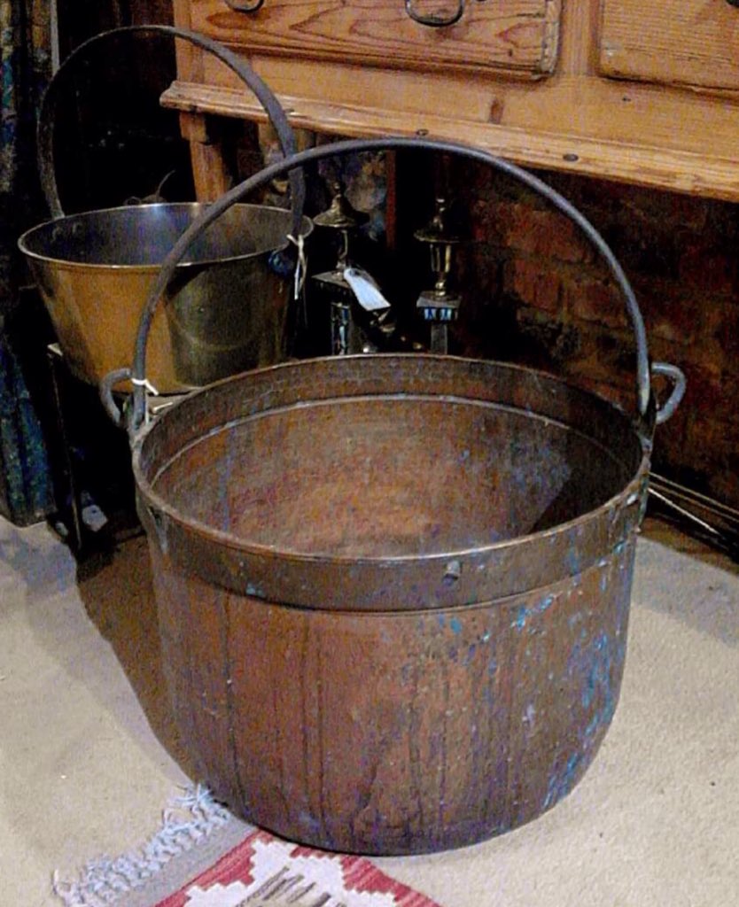 eversleybarn's tweet photo. #antiquecopperbucket #copperlogbin #copperbucket #cranberrywineglasses #cranberrysherryglasses #whitefriarstobyjug #whitefriarsglass #judismithantiques #eversleybarnantiques #eversleyhants https://t.co/Tu9ZUsQLKA https://t.co/CfiFHzSPhr