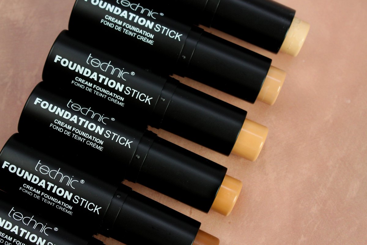 ✨ Super creamy, lightweight and buildable coverage, our Foundation Sticks glide onto the skin to create a flawless looking base that lasts all day long! ✨ #Techniccosmetics