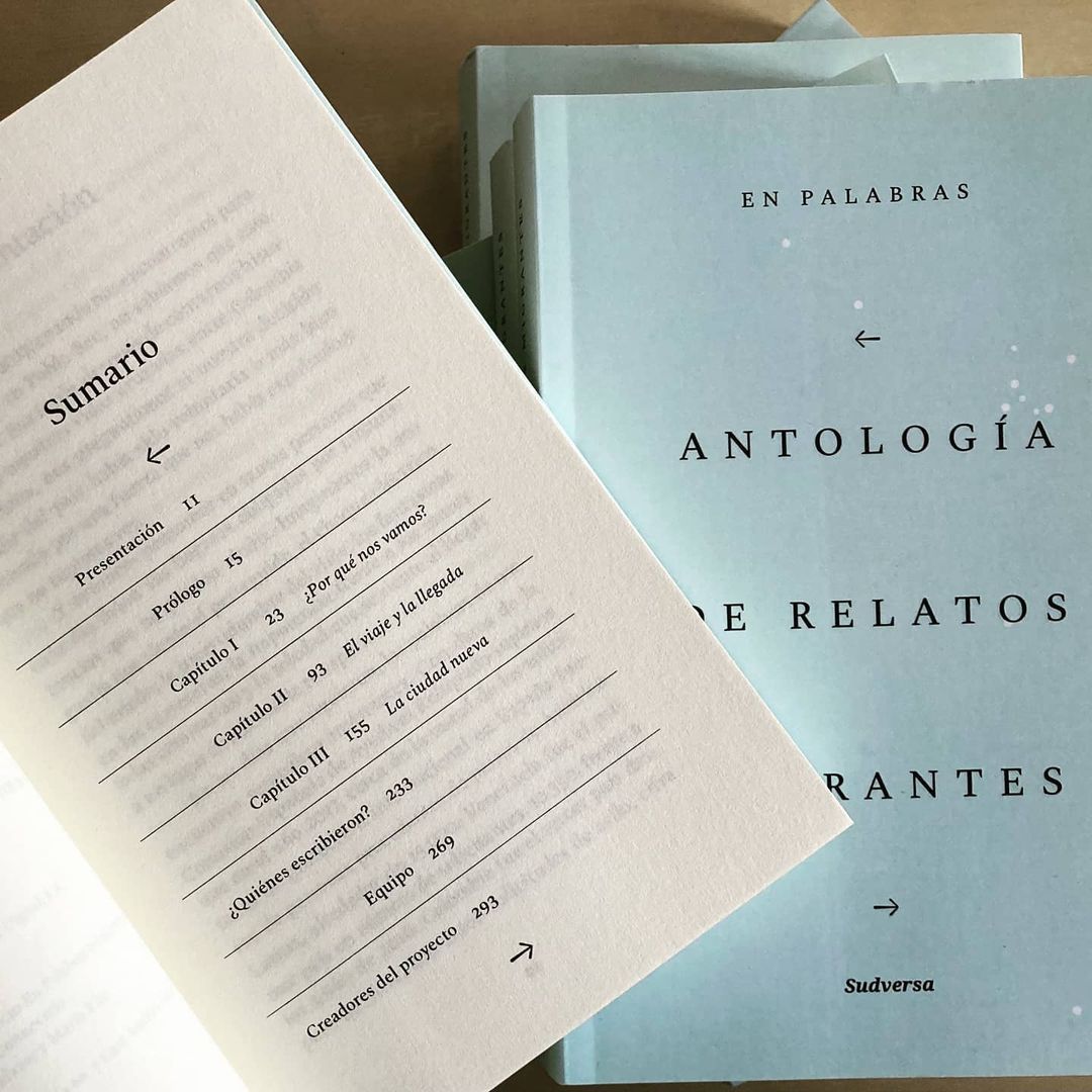 📖 Para cerrar un año que ha sido un reto para todxs, te traemos más de 50 relatos y poemas que hablan de la experiencia migrante de algunxs de lxs miembros del colectivo #EnPalabras. Esta navidad, regala #relatos #migrantes  ⬇️

sudversa.com/libro/
