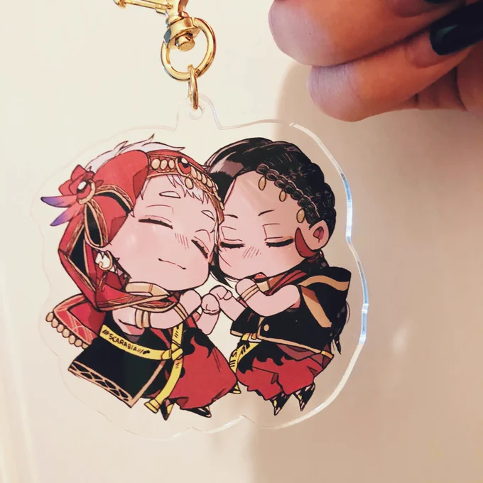 12/13イベントで配布するノベルティが届いたーーーーー!!!!!
どこでもスヨスヨするスカラビャのアクキーです!!!アッハアッハアッハアッこれは可愛い!!!かわ!!!いい!!! 