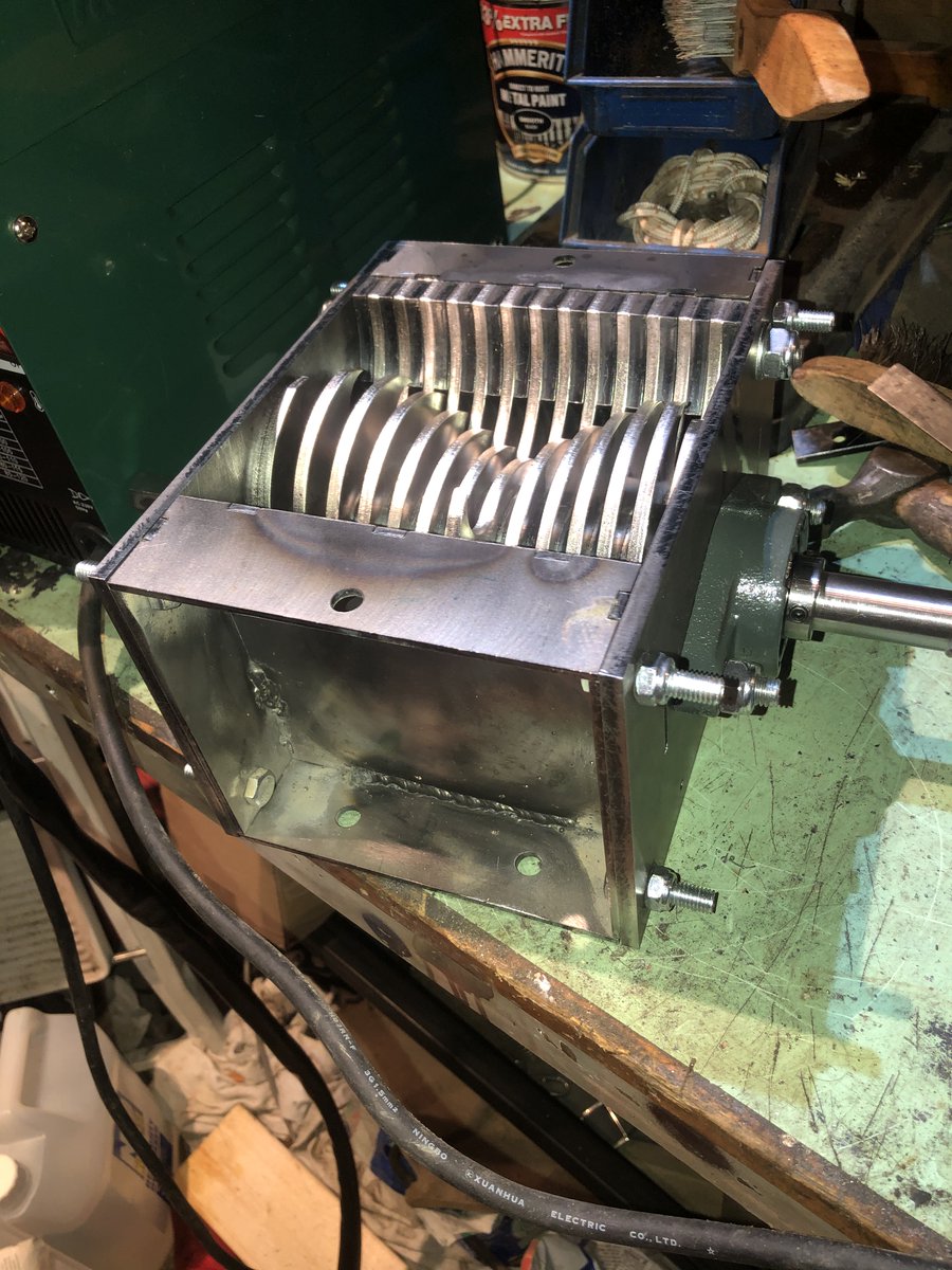 Plastic_Shed's tweet photo. We 🧡 our catch ups with @HeatonsMensShed &amp; hearing how Graham is getting on with building our plastic shredder in his garage!

📯Latest update: The shredder now shreds plastic! 

Now to make it super safe for everyone to use at our community workshop space @MerseywayW #Stockport https://t.co/wsqOJNh3Id