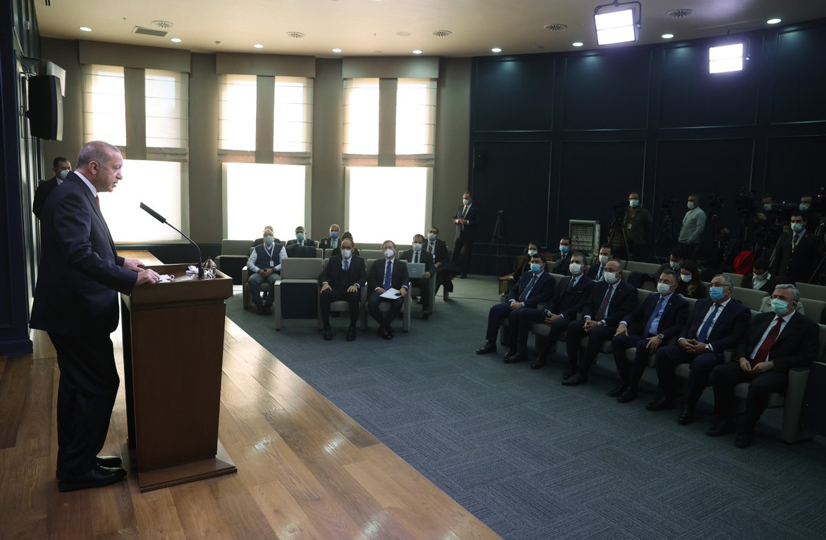 Akparti's tweet photo. Cumhurbaşkanımız Recep Tayyip Erdoğan, Azerbaycan ziyareti öncesi Esenboğa Havalimanı'nda basın toplantısı düzenledi. https://t.co/Kbjr0s5T0A