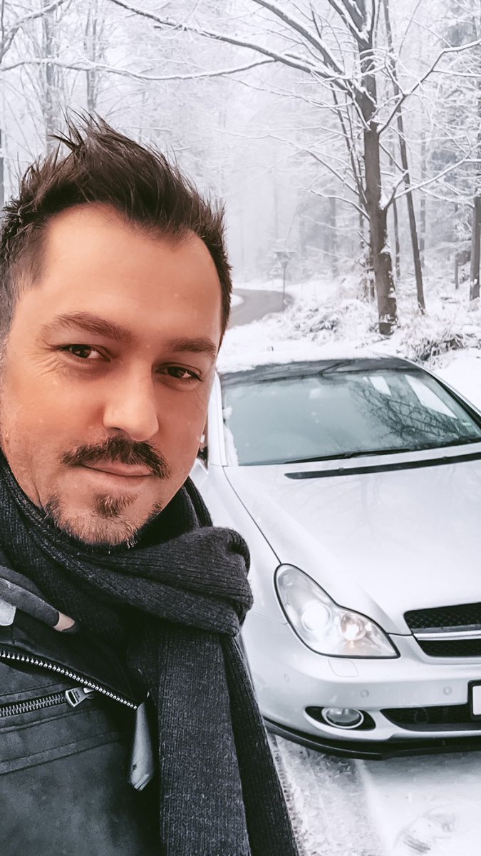 daimen_pape's tweet image. Auf in den Schnee 🥶 es ist einfach mega schön hier draußen und so ruhig ☺️ wünsch euch einen wunderschönen Mittwoch. ❄️ 

#gamer #gamerslife #youtuber #streamer #snow #winter #twitchstreamer #December2020 #snowflakes #WinterWonderland