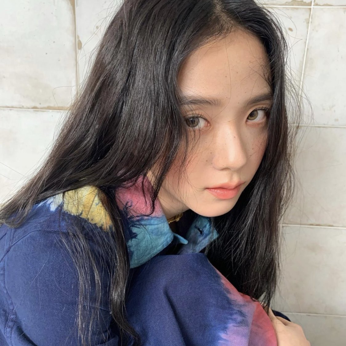 Jisoo is the goregeous visual of blackpink. her astounding features are insanely breathtaking, everyone who saw her can confirm.