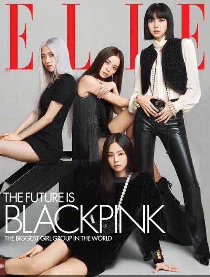 Jisoo in group shoots